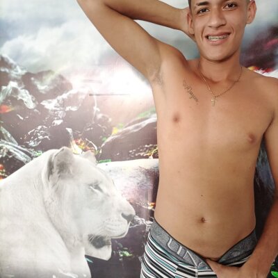 matt_louis naked stripping on cam for live sex video chat