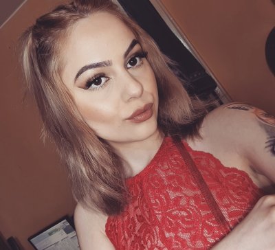 MeganBabe69 naked stripping on cam for live sex video chat