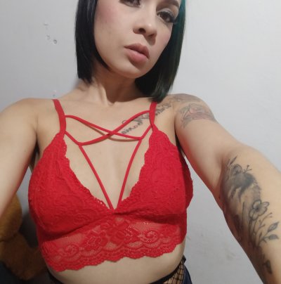 Merediith naked stripping on cam for live sex video chat