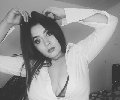 mia_roous naked stripping on cam for live sex video chat