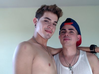 michaell_steven naked stripping on cam for live sex video chat