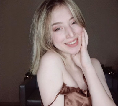 Michi_Gan naked stripping on cam for live sex video chat