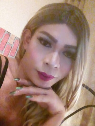 MistressZandra naked stripping on cam for live sex video chat