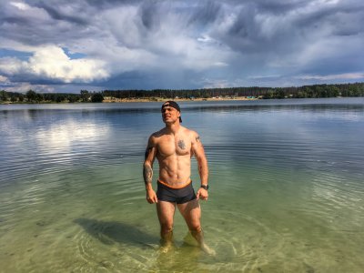 mr-BLAKE naked stripping on cam for live sex video chat