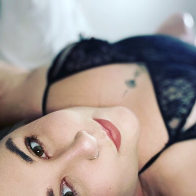 MsOliviaa naked stripping on cam for live sex video chat
