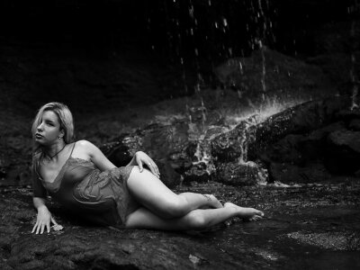 Nadyne20 naked stripping on cam for live sex video chat