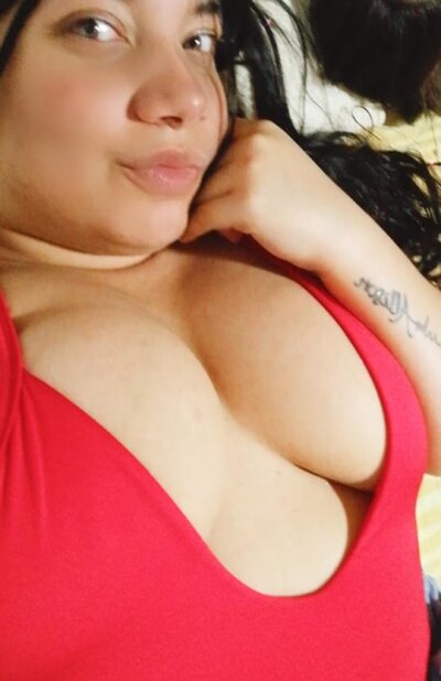 Natalia_Munoz2 naked stripping on cam for live sex video chat