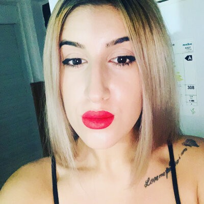 NicoleMarlow naked stripping on cam for live sex video chat