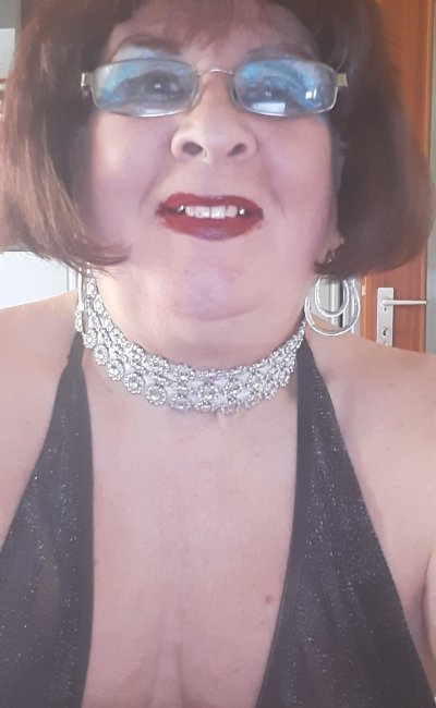 Nicolette-TV naked stripping on cam for live sex video chat