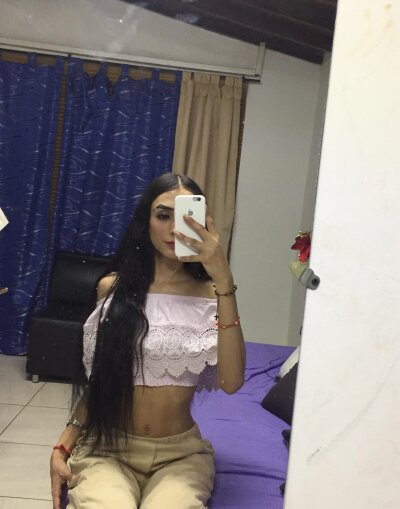 nikky_latina naked stripping on cam for live sex video chat