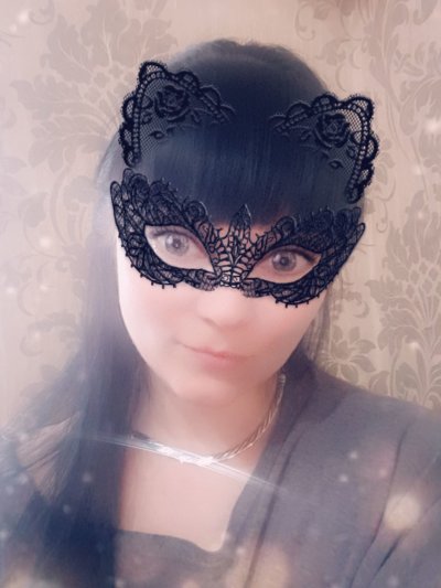 Niyria186 naked stripping on cam for live sex video chat