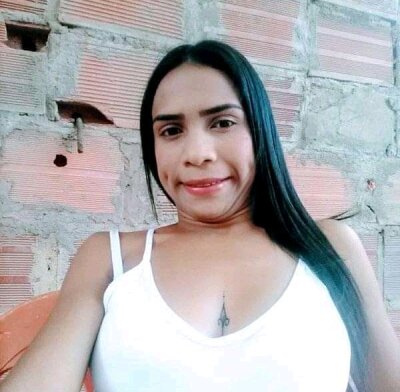 nyd_zaray naked stripping on cam for live sex video chat