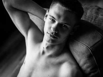 OliverBrookss naked stripping on cam for live sex video chat