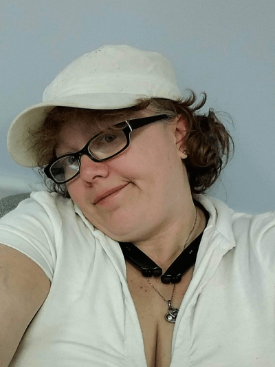 pameladdd naked stripping on cam for live sex video chat