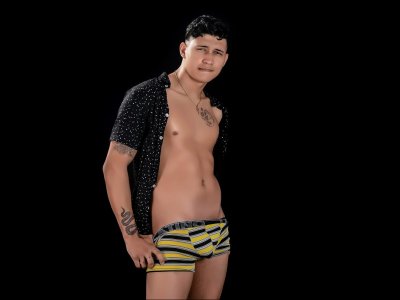 peterbigcockx naked stripping on cam for live sex video chat