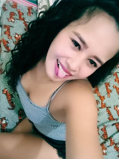 pinaysweetsmile naked stripping on cam for live sex video chat