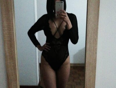 queen_kates naked stripping on cam for live sex video chat
