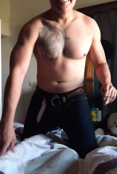 QuickLegend naked stripping on cam for live sex video chat