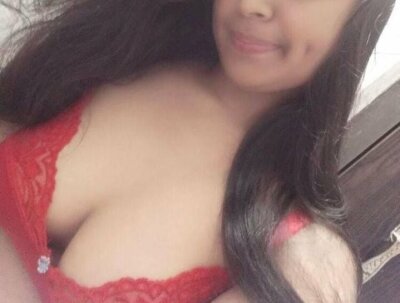 Rashmi_Sweet naked stripping on cam for live sex video chat