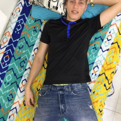 richar_max naked stripping on cam for live sex video chat