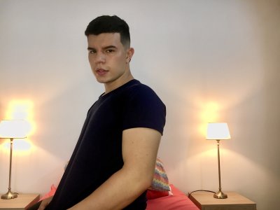Richarderson1 naked stripping on cam for live sex video chat