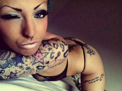 RoxxyInk naked stripping on cam for live sex video chat