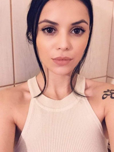RubyGoldy naked stripping on cam for live sex video chat