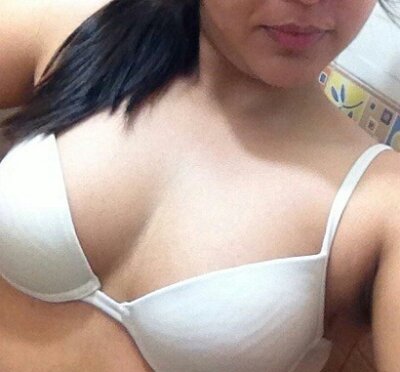Rupaali_Jaan naked stripping on cam for live sex video chat