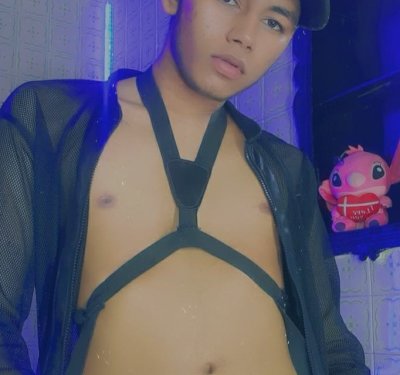 samybooy_ naked stripping on cam for live sex video chat