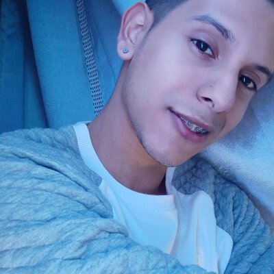 santi_tender naked stripping on cam for live sex video chat