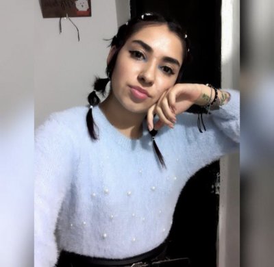 saraphillips1 naked stripping on cam for live sex video chat