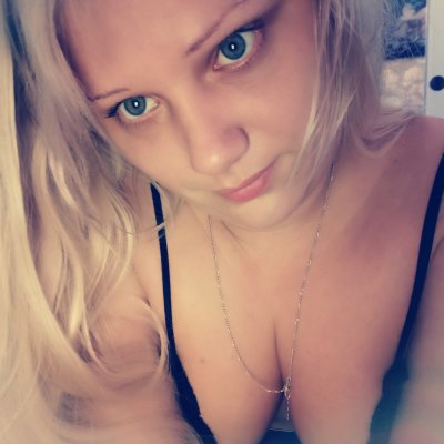 Selena_Kissi naked stripping on cam for live sex video chat