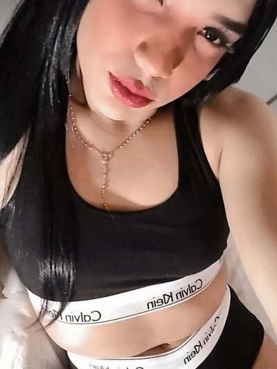 sexy_michell_ naked stripping on cam for live sex video chat