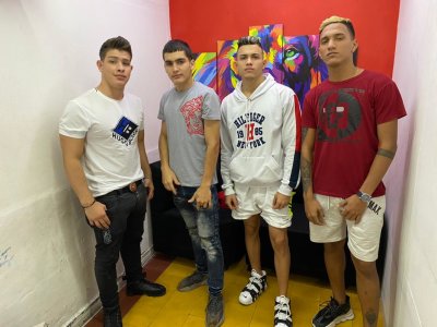 Sexy_White_XXX naked stripping on cam for live sex video chat