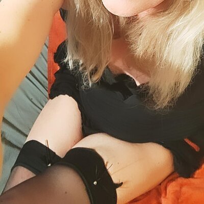 Simja naked stripping on cam for live sex video chat