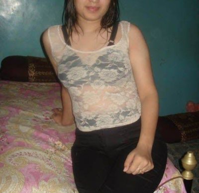 Sizzling_Shanaya naked stripping on cam for live sex video chat