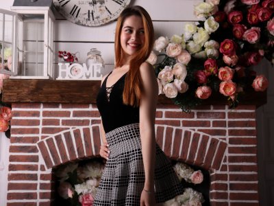 SofiaGentle naked stripping on cam for live sex video chat