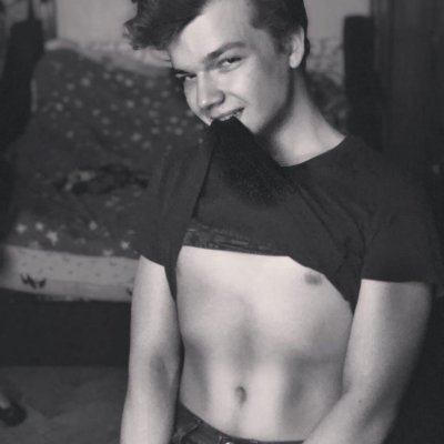 _Spanker_Cute_ naked stripping on cam for live sex video chat