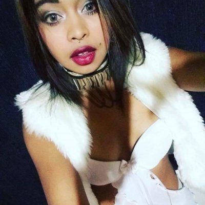 squirtyn_girl naked stripping on cam for live sex video chat