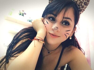 stars__luna naked stripping on cam for live sex video chat
