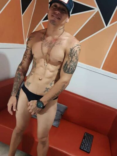 SuperBigcockXL naked stripping on cam for live sex video chat