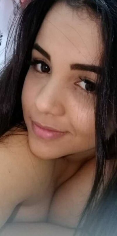sweetjessica2021 naked stripping on cam for live sex video chat