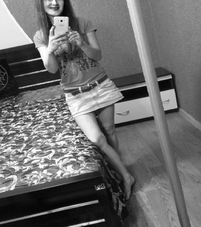 Sweety_Yulia naked stripping on cam for live sex video chat