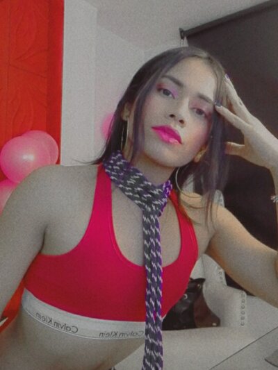 Tammy_jonesfz20 naked stripping on cam for live sex video chat