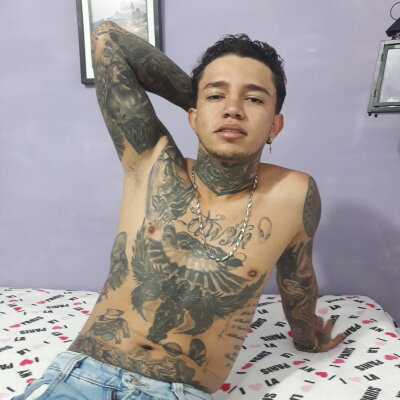 tatto_sexxy naked stripping on cam for live sex video chat