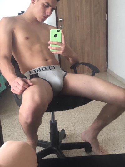 the_sweet_king naked stripping on cam for live sex video chat