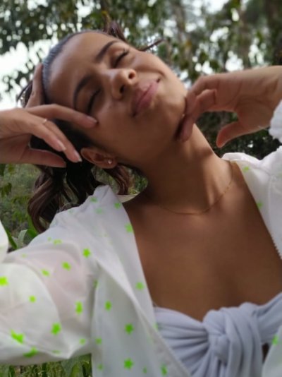 TifannyVega naked stripping on cam for live sex video chat