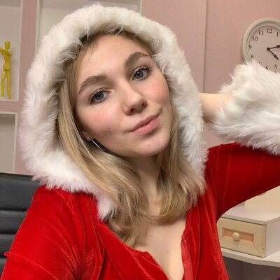 tina_strong naked stripping on cam for live sex video chat