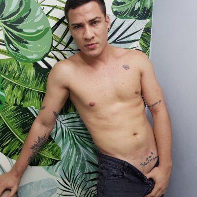 tommy_rabiok naked stripping on cam for live sex video chat