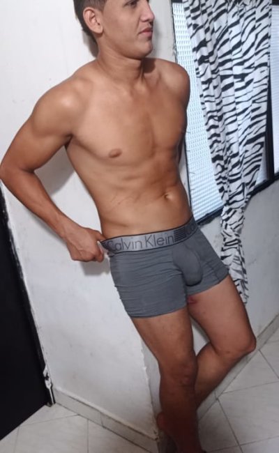 tomy_latin_001 naked stripping on cam for live sex video chat